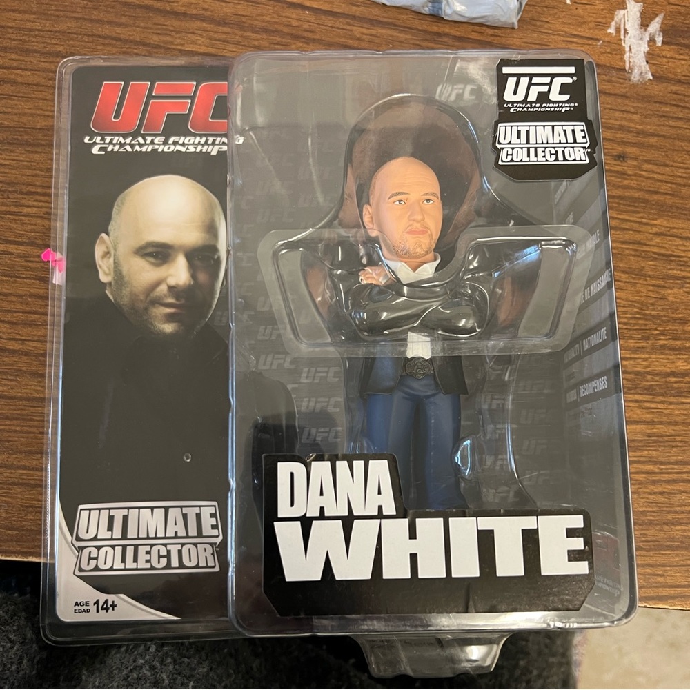 Round 5 - UFC Action Figure - Ultimate Collector DANA WHITE